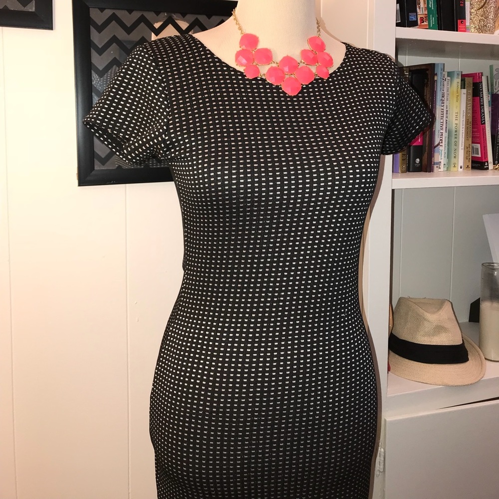 Sold - Picture 2 of 4